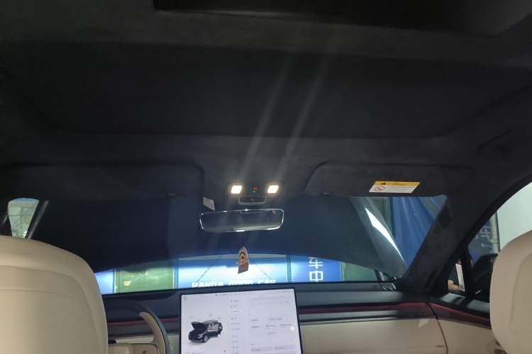 Used ONVO Luxeed L90 2025 Model—Max Six-Seater Version Headliner