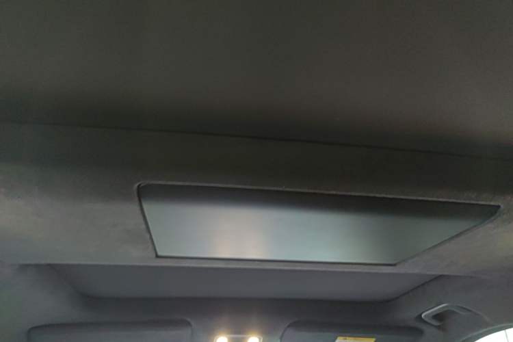 Used ONVO Luxeed L90 2025 Model—Ultra Six-Seater Version Headliner