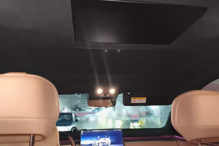 Used ONVO Luxeed L90 2025 Model—Max Six-Seater Version Headliner
