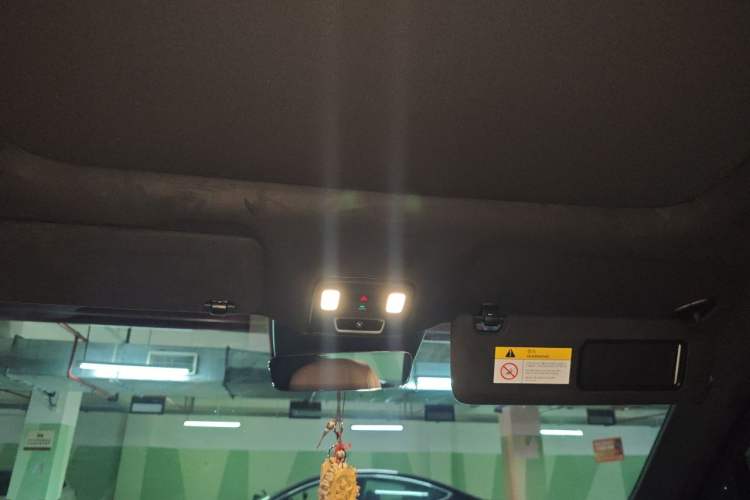 Used ONVO Luxeed L90 2025 Model—Max Six-Seater Version Headliner