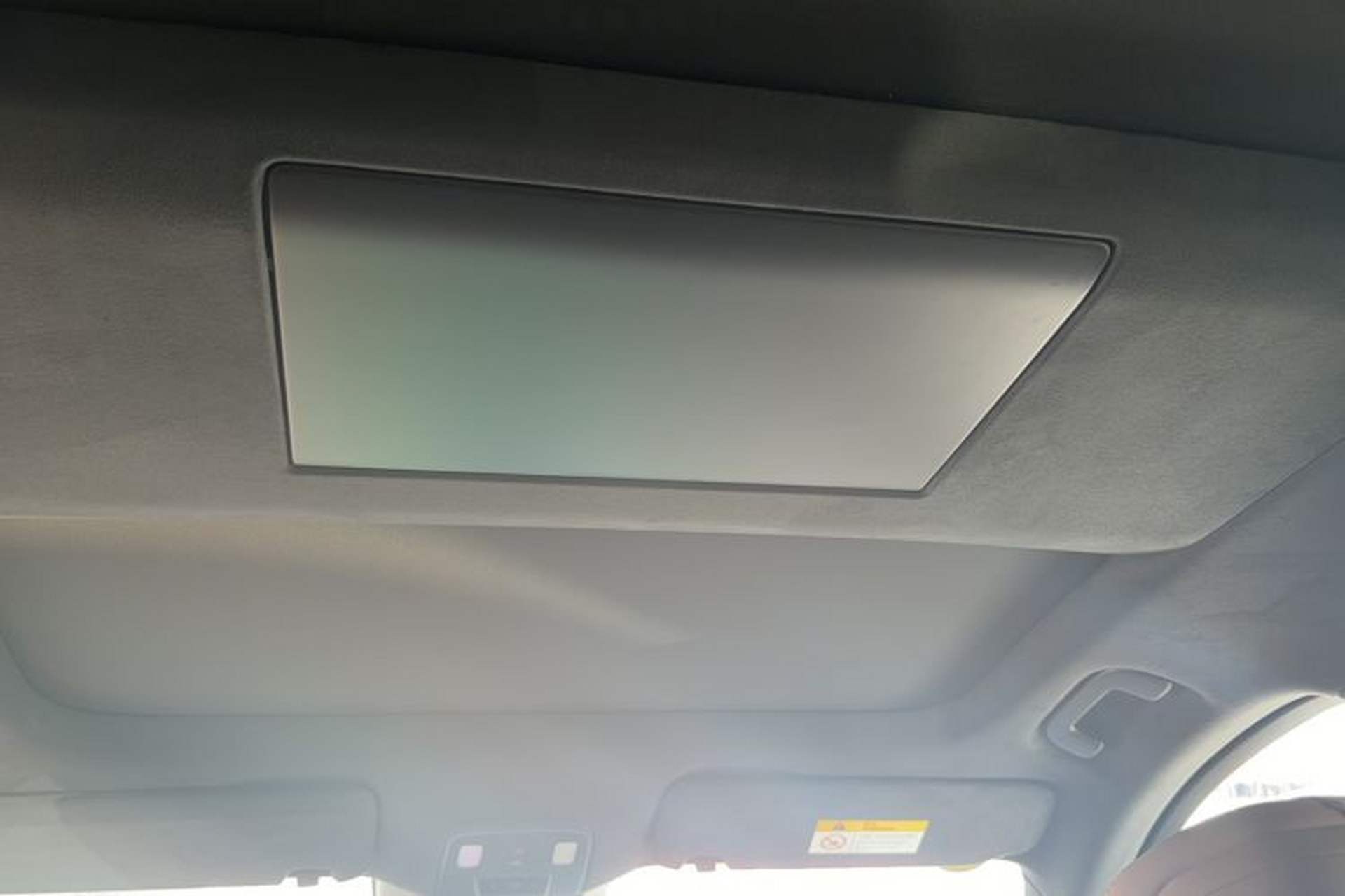 Used ONVO Luxeed L90 2025 Model—Max Six-Seater Version Headliner