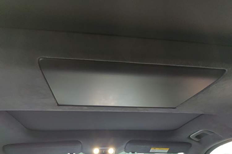 Used ONVO Luxeed L90 2025 Model—Ultra Six-Seater Version Headliner