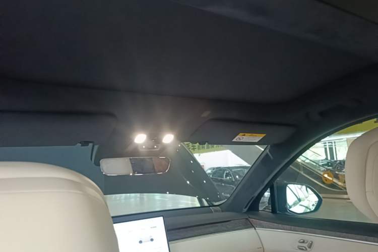 Used ONVO Luxeed L90 2025 Model—Ultra Six-Seater Version Headliner