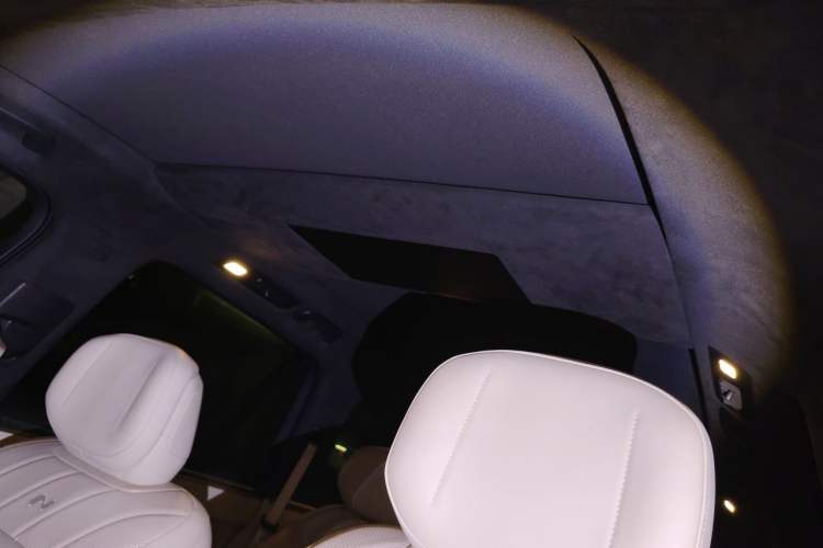 Used ONVO Luxeed L90 2025 Model—Max Six-Seater Version Headliner