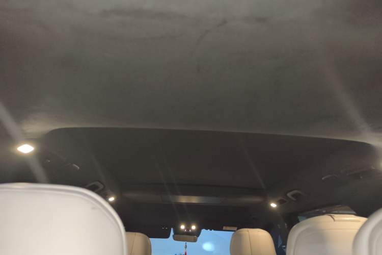 Used ONVO Luxeed L90 2025 Model—Ultra Six-Seater Version Headliner