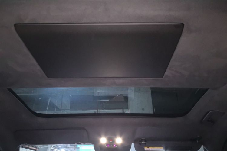Used ONVO Luxeed L90 2025 Model—Ultra Six-Seater Version Headliner