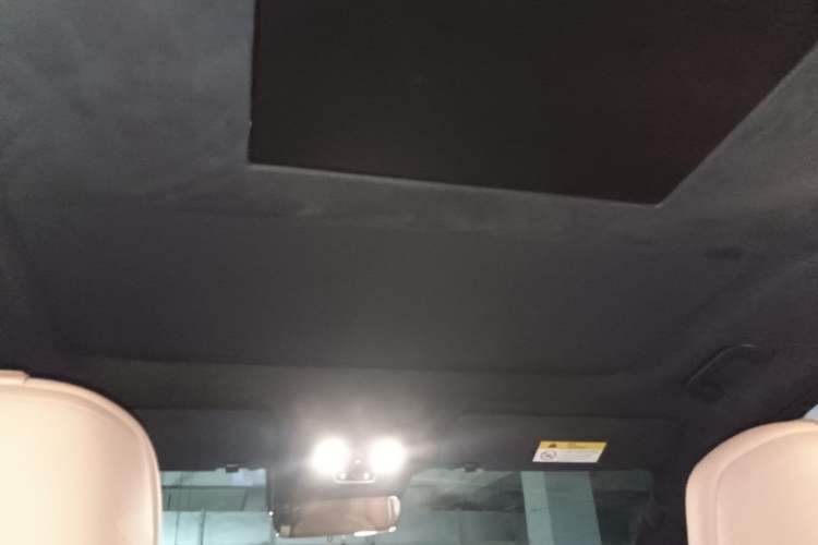 Used ONVO Luxeed L90 2025 Model—Ultra Six-Seater Version Headliner