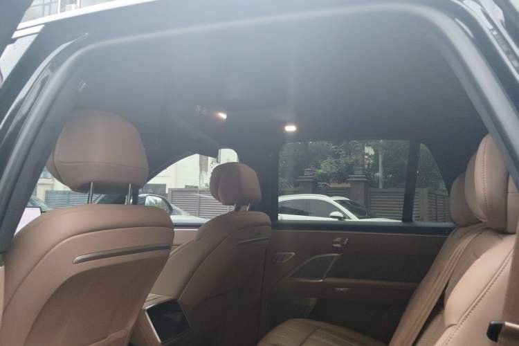 Used ONVO Luxeed L90 2025 Model—Max Seven-Seater Version Headliner