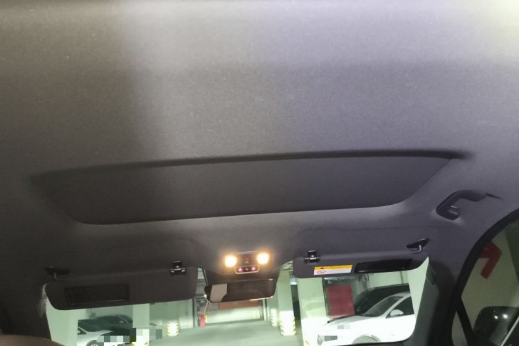 Used ONVO Luxeed L90 2025 Model—Pro Six-Seater Version Headliner