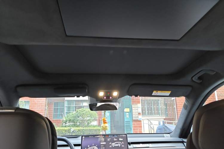 Used ONVO Luxeed L90 2025 Model—Max Six-Seater Version Headliner