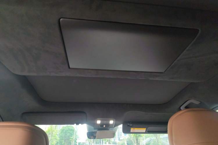Used ONVO Luxeed L90 2025 Model—Ultra Six-Seater Version Headliner