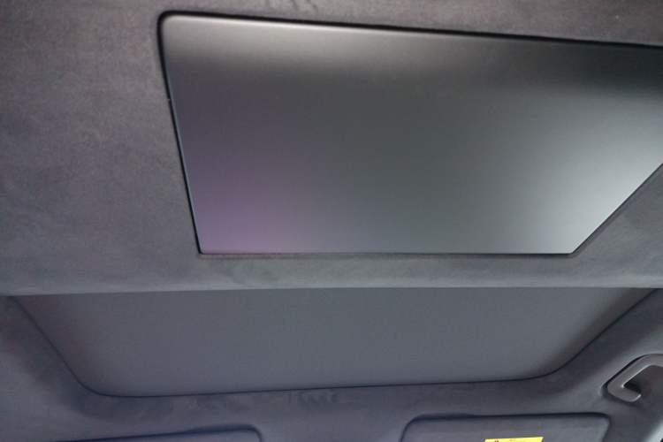 Used ONVO Luxeed L90 2025 Model—Max Six-Seater Version Headliner