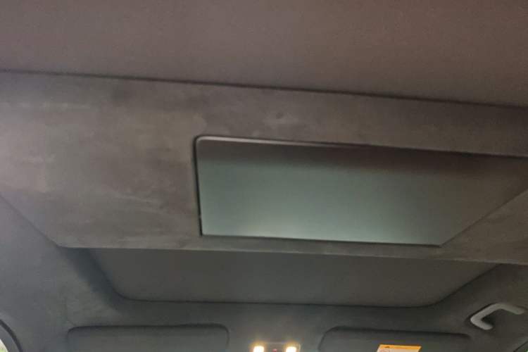 Used ONVO Luxeed L90 2025 Model—Ultra Six-Seater Version Headliner