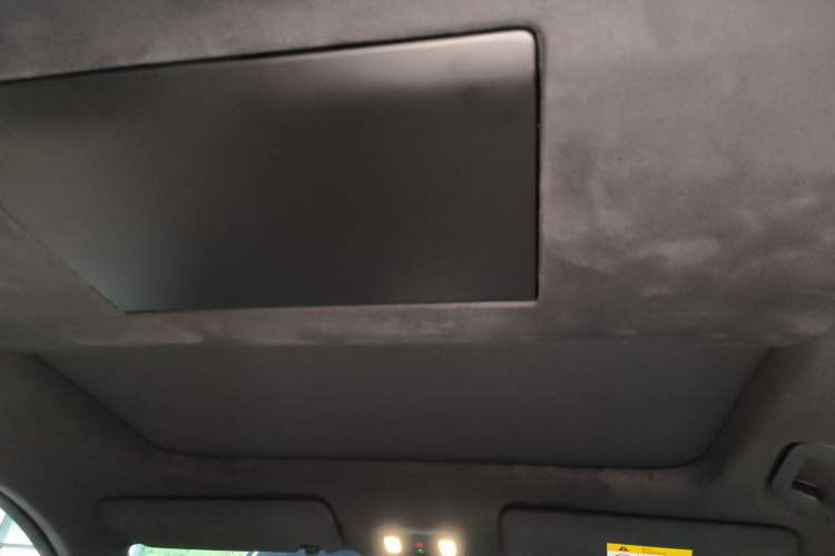 Used ONVO Luxeed L90 2025 Model—Max Six-Seater Version Headliner