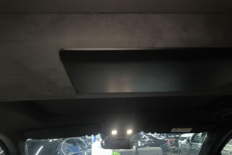 Used ONVO Luxeed L90 2025 Model—Max Six-Seater Version Headliner