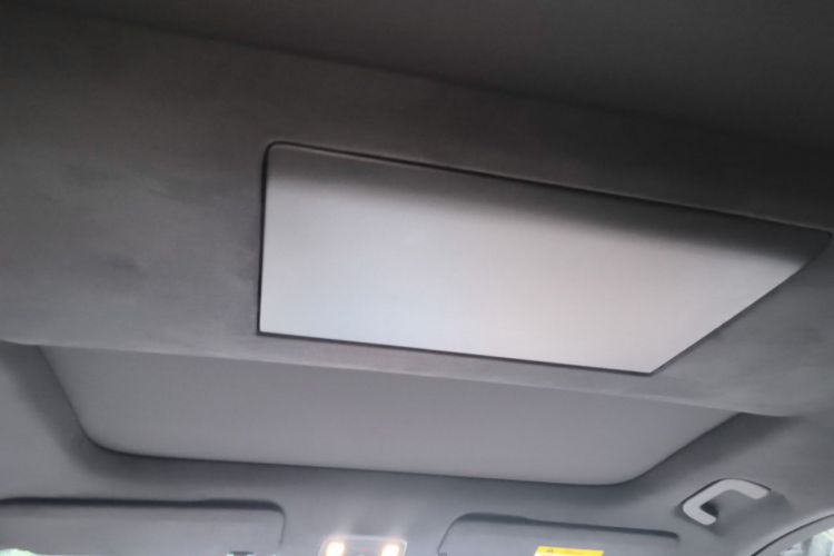 Used ONVO Luxeed L90 2025 Model—Ultra Six-Seater Version Headliner