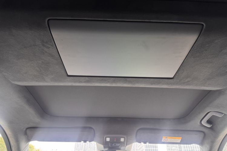 Used ONVO Luxeed L90 2025 Model—Max Six-Seater Version Headliner