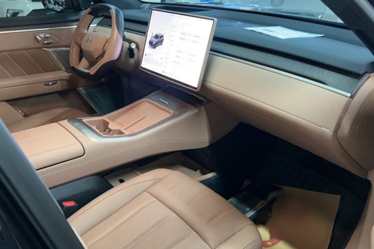 Used ONVO Luxeed L90 2025 Model—Max Six-Seater Version Interior 1