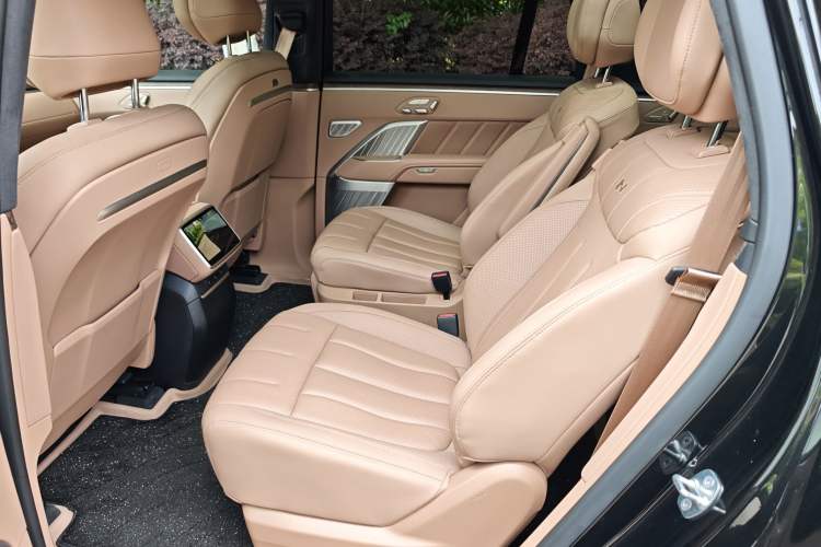 Used ONVO Luxeed L90 2025 Model—Ultra Six-Seater Version Interior 10