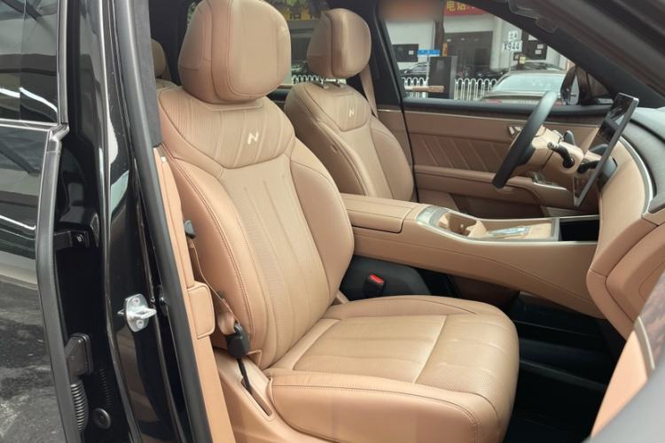 Used ONVO Luxeed L90 2025 Model—Max Seven-Seater Version Interior 10