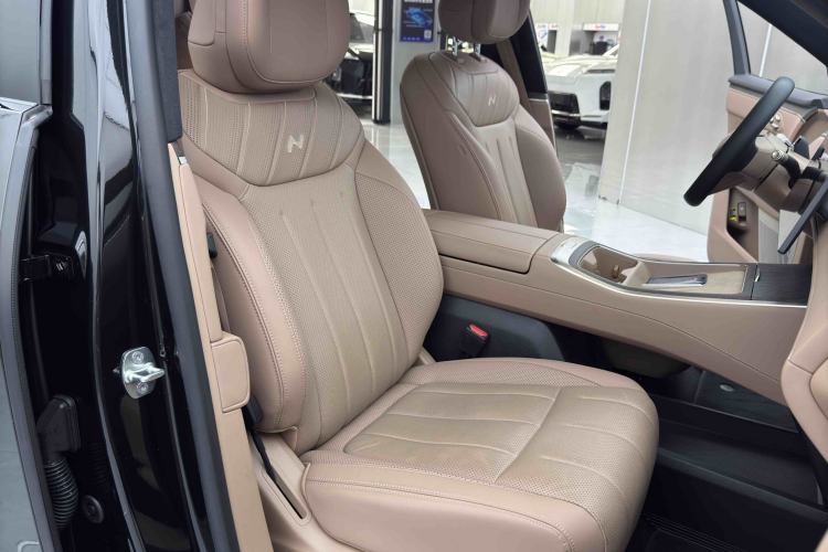 Used ONVO Luxeed L90 2025 Model—Max Six-Seater Version Interior 11