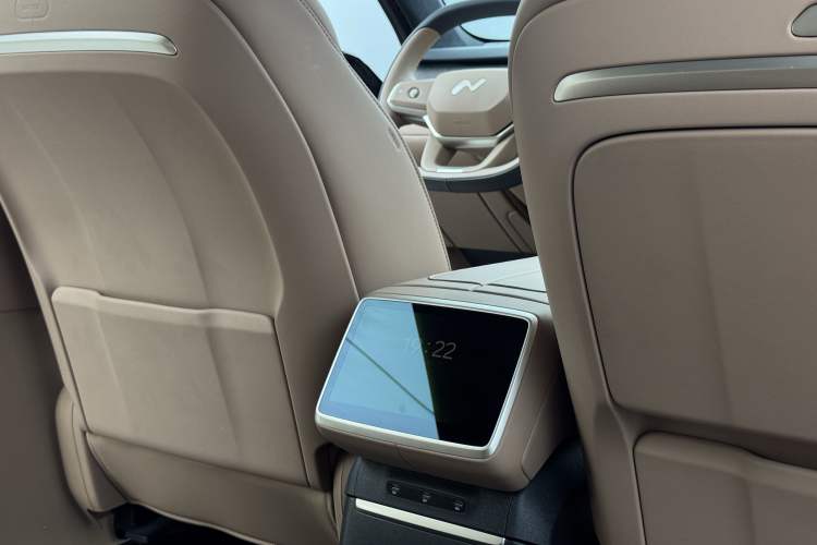 Used ONVO Luxeed L90 2025 Model—Max Six-Seater Version Interior 12