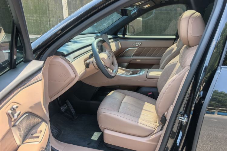 Used ONVO Luxeed L90 2025 Model—Ultra Six-Seater Version Interior 2