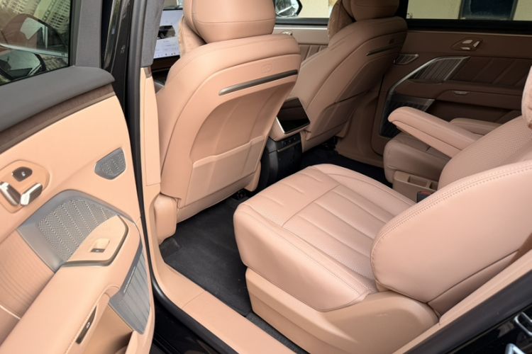 Used ONVO Luxeed L90 2025 Model—Max Six-Seater Version Interior 2