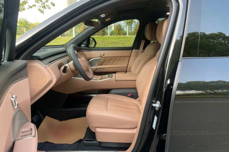 Used ONVO Luxeed L90 2025 Model—Ultra Six-Seater Version Interior 2