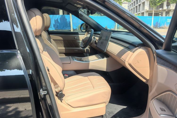 Used ONVO Luxeed L90 2025 Model—Ultra Six-Seater Version Interior 3