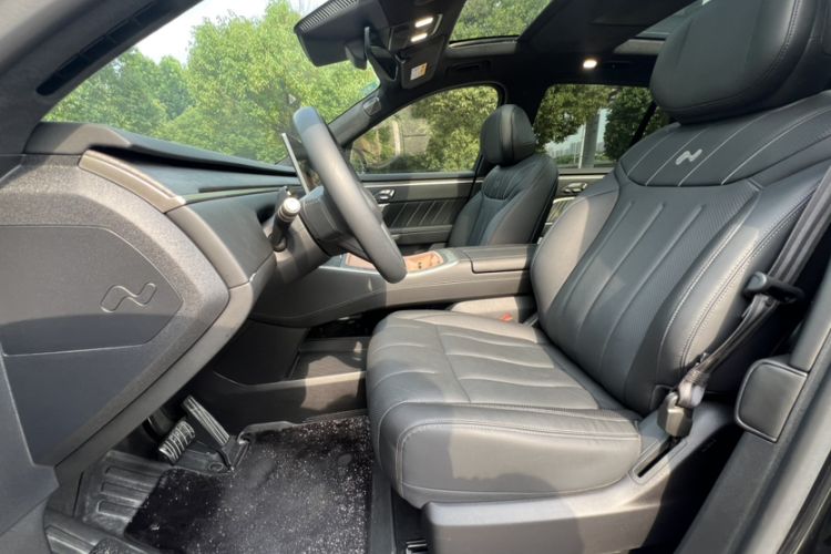 Used ONVO Luxeed L90 2025 Model—Ultra Six-Seater Version Interior 3