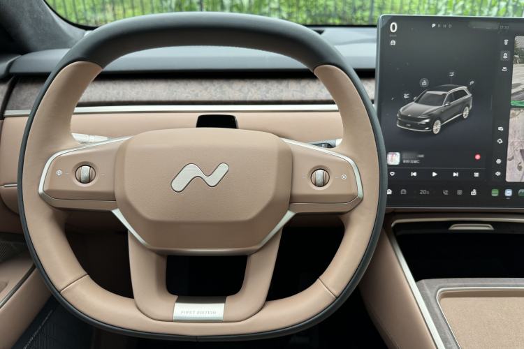 Used ONVO Luxeed L90 2025 Model Max Six-Seater 60-degree Battery Edition Interior 4