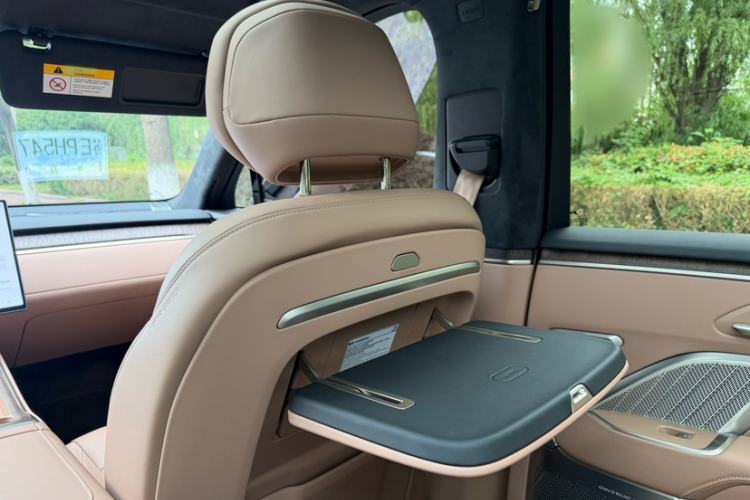 Used ONVO Luxeed L90 2025 Model Ultra Six-Seater 60-degree Battery Edition Interior 4