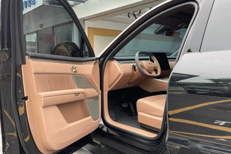 Used ONVO Luxeed L90 2025 Model—Max Seven-Seater Version Interior 5