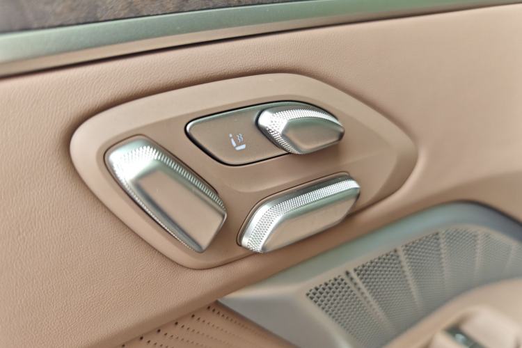 Used ONVO Luxeed L90 2025 Model—Ultra Six-Seater Version Interior 6