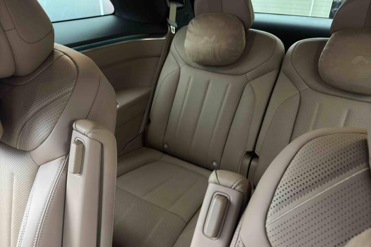 Used ONVO Luxeed L90 2025 Model—Max Six-Seater Version Interior 6
