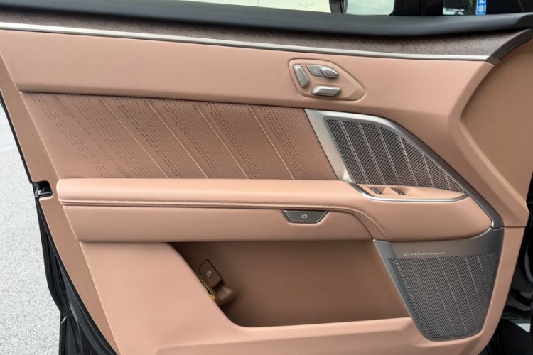 Used ONVO Luxeed L90 2025 Model Ultra Six-Seater 60-degree Battery Edition Interior 6