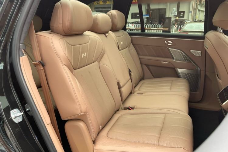 Used ONVO Luxeed L90 2025 Model—Max Seven-Seater Version Interior 6