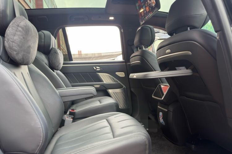 Used ONVO Luxeed L90 2025 Model—Max Six-Seater Version Interior 9
