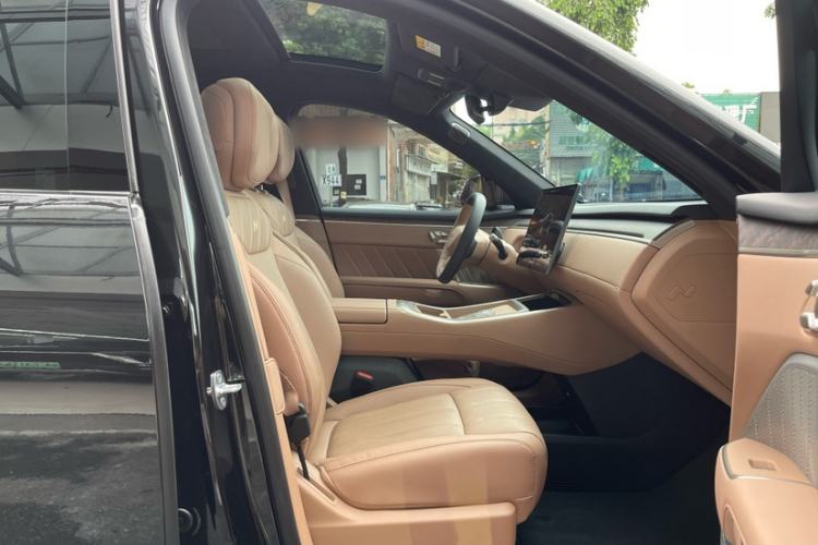 Used ONVO Luxeed L90 2025 Model—Max Seven-Seater Version Interior 9