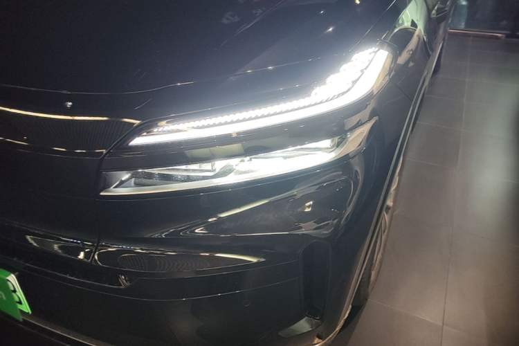 Used ONVO Luxeed L90 2025 Model—Max Six-Seater Version Left Front Headlight