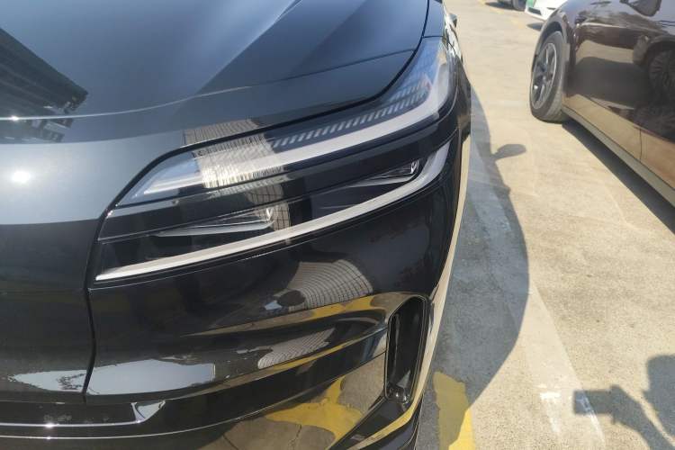 Used ONVO Luxeed L90 2025 Model—Ultra Six-Seater Version Left Front Headlight