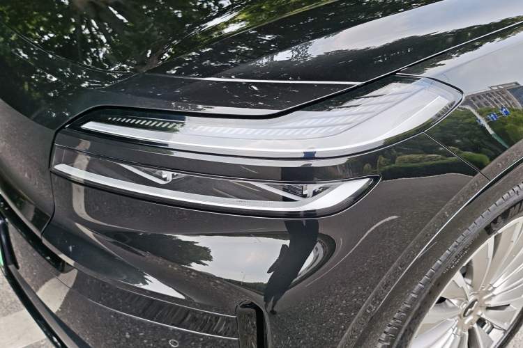 Used ONVO Luxeed L90 2025 Model—Ultra Six-Seater Version Left Front Headlight