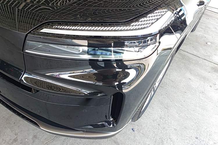 Used ONVO Luxeed L90 2025 Model—Max Six-Seater Version Left Front Headlight