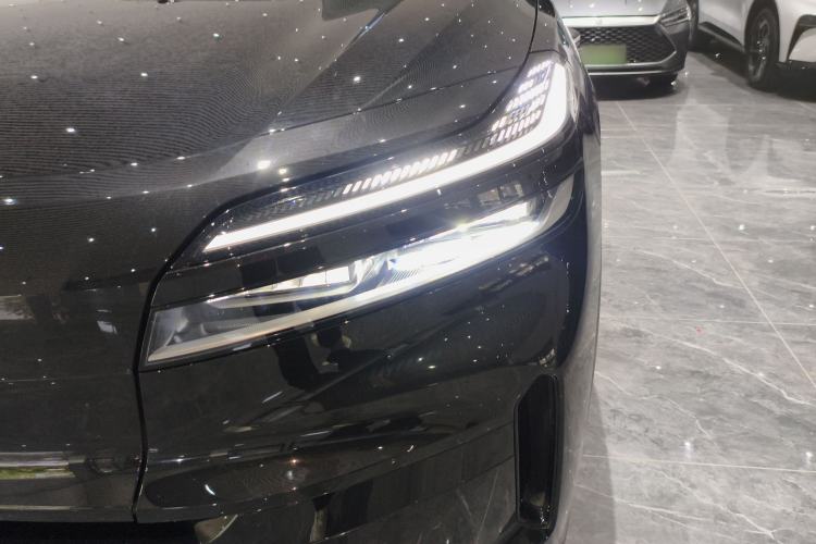 Used ONVO Luxeed L90 2025 Model—Max Six-Seater Version Left Front Headlight