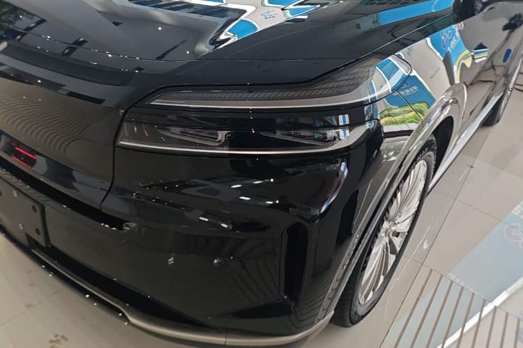 Used ONVO Luxeed L90 2025 Model—Ultra Six-Seater Version Left Front Headlight