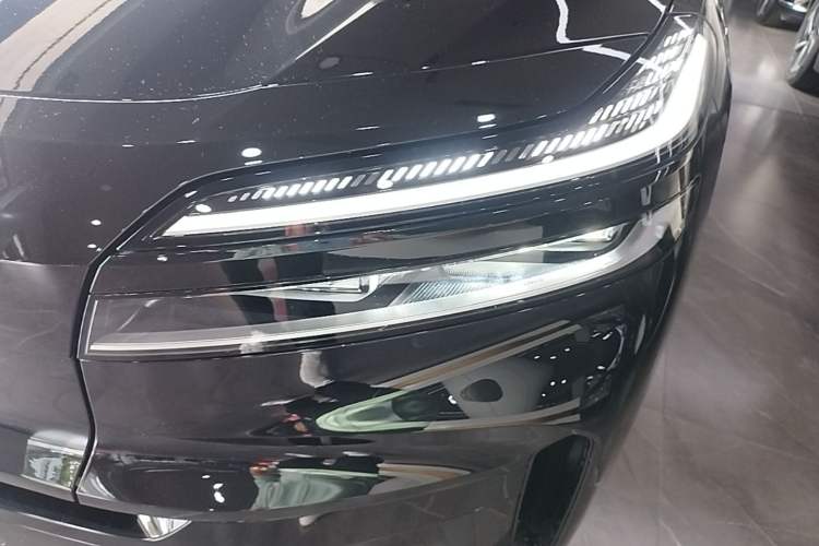 Used ONVO Luxeed L90 2025 Model—Ultra Six-Seater Version Left Front Headlight
