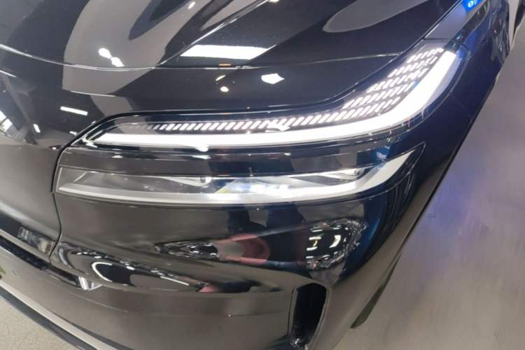 Used ONVO Luxeed L90 2025 Model—Ultra Six-Seater Version Left Front Headlight