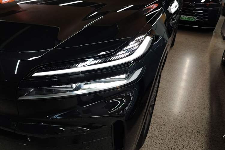 Used ONVO Luxeed L90 2025 Model—Ultra Six-Seater Version Left Front Headlight