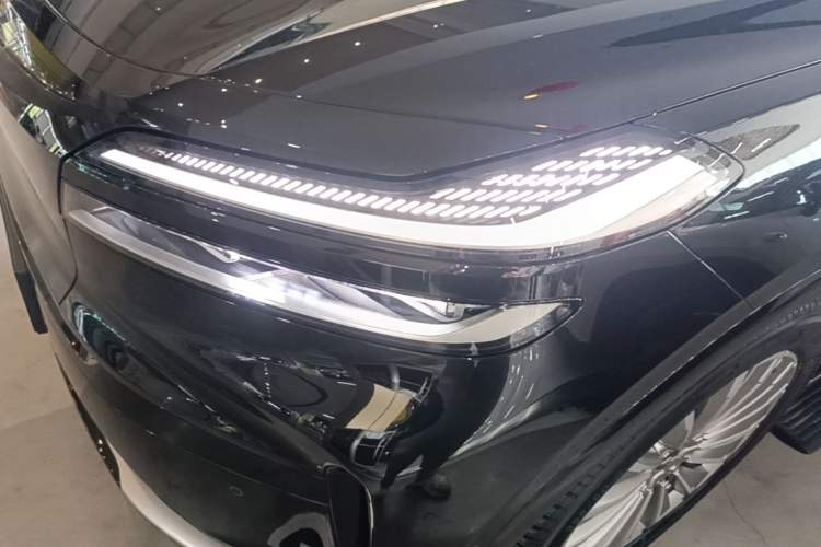Used ONVO Luxeed L90 2025 Model—Ultra Six-Seater Version Left Front Headlight